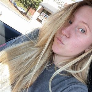 Meet your Posher, Olivia